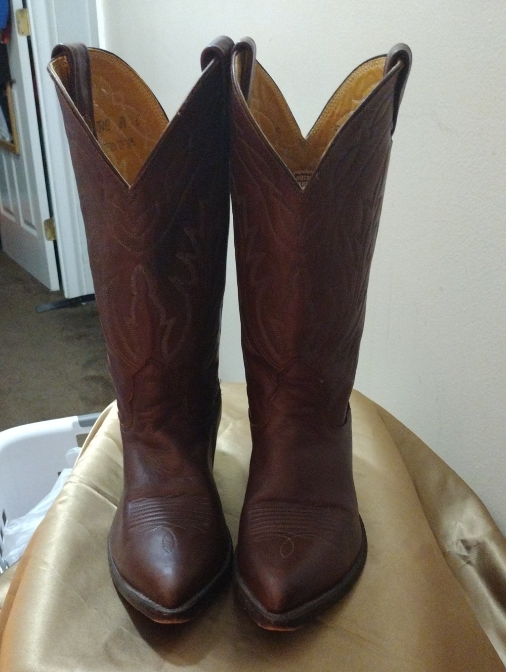 Nocona Men's Brown Leather Western Cowboy Boots.  8.5 C